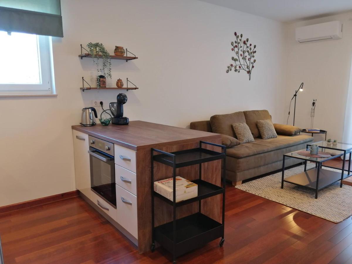 Apartment Iva Šilo Eksteriør billede